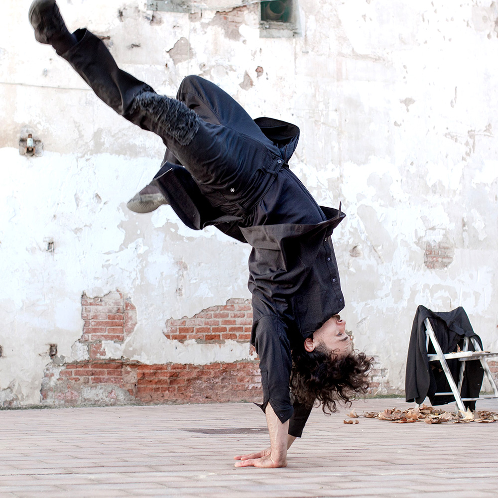 Wonderground The Falling Man